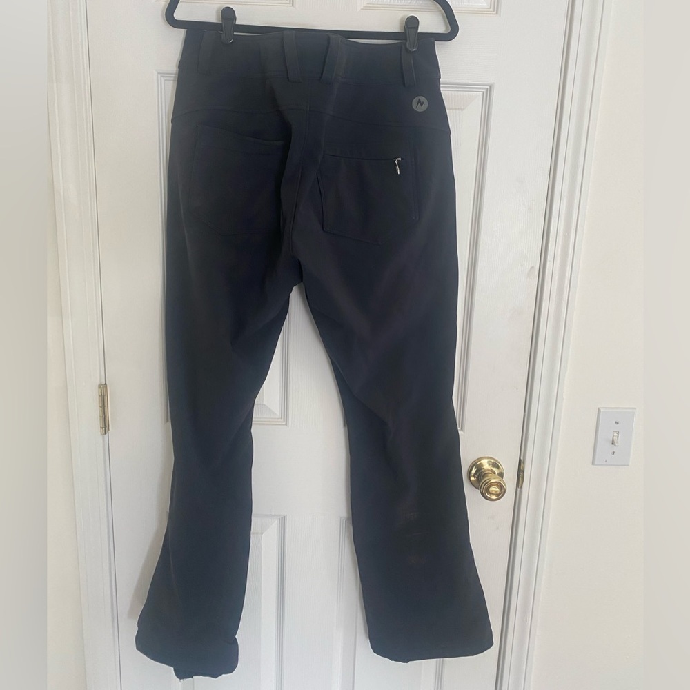 Marmot women’s ski pants. Insulated and very warm - Picture 3 of 3